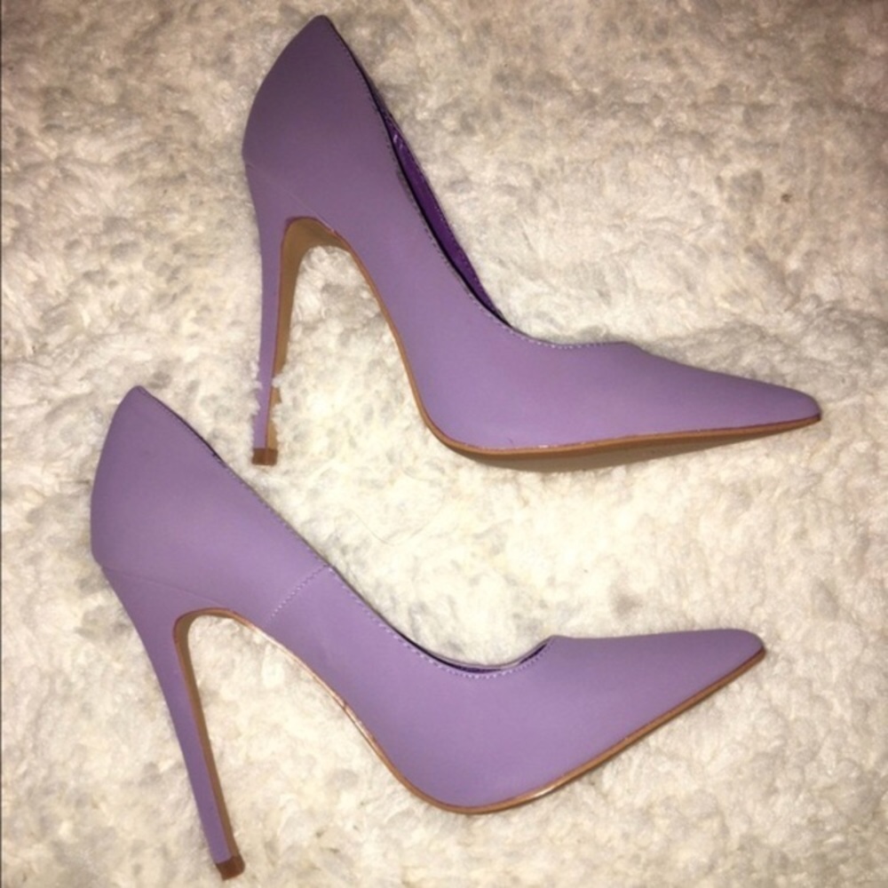 LA purple pumps